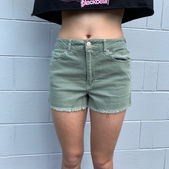 Forever21 Size 27 Sage Green Corduroy CutOff Short - Picture 2 of 5